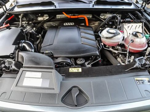 Used 2021 Audi Q5 e Premium w/ Convenience Package image 25