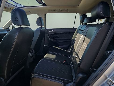 Used 2023 Volkswagen Tiguan SE image 13