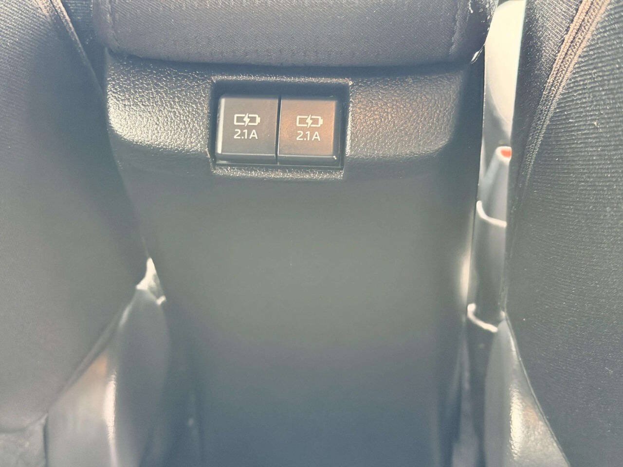 Used 2022 Toyota Prius LE FWD image 30
