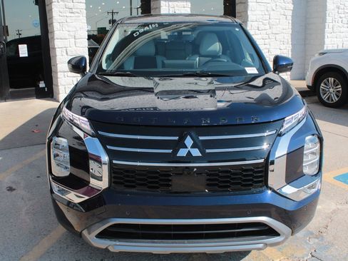 New 2025 Mitsubishi Outlander SE image 6