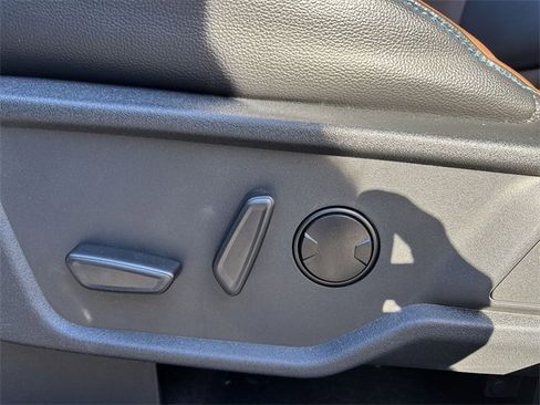 Used 2024 Ford Bronco Outer Banks image 12