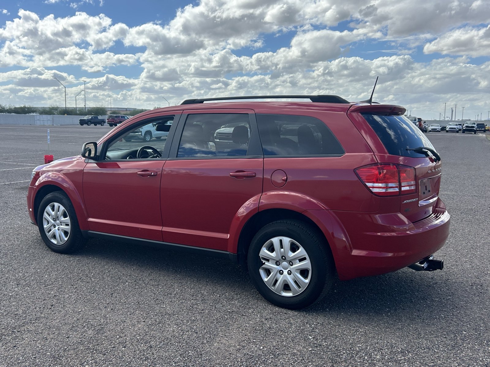 Used 2020 Dodge Journey SE w/ SE Popular Equipment Group FWD image 3