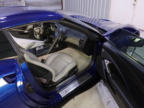 Used 2017 Chevrolet Corvette Stingray Coupe w/ 1LT image 12