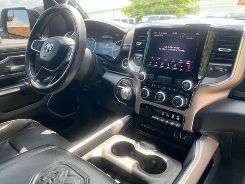 Used 2019 RAM 1500 Laramie w/ Sport Appearance Package AWD/4WD image 28