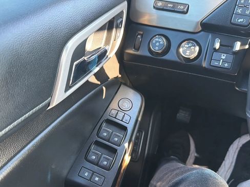 Used 2015 GMC Yukon Denali w/ Premium Package image 21