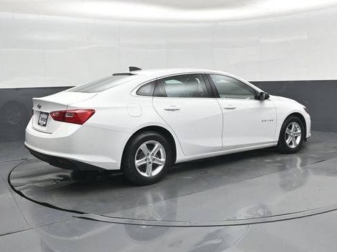 Used 2021 Chevrolet Malibu LS FWD image 3