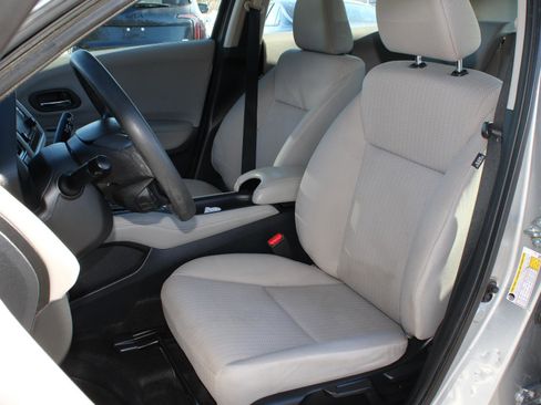 Used 2017 Honda HR-V LX image 15