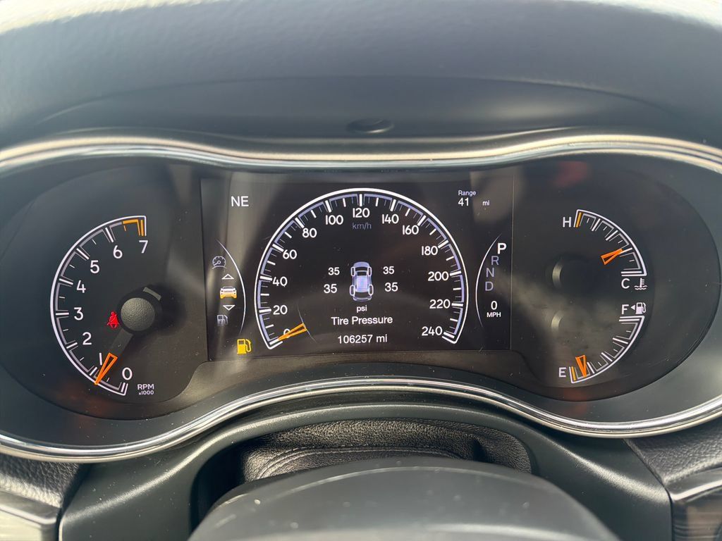 Used 2021 Jeep Grand Cherokee Laredo X AWD/4WD image 14