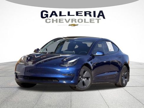 Used 2021 Tesla Model 3 Standard Range Plus image 2