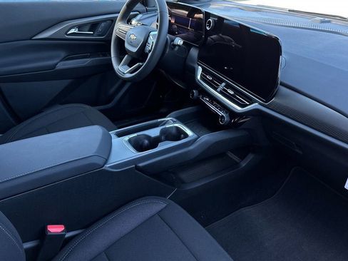 New 2026 Chevrolet Equinox EV LT w/ LPO, Blackout Package image 16