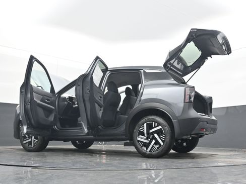 Certified 2025 Nissan Kicks SV image 42