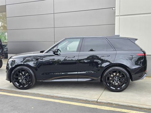 New 2025 Land Rover Range Rover Sport Dynamic SE image 4