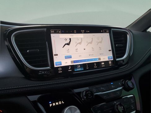 New 2026 Chrysler Pacifica Limited w/ S Appearance Package image 21