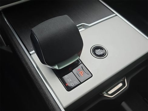 New 2025 Land Rover Range Rover SE image 26