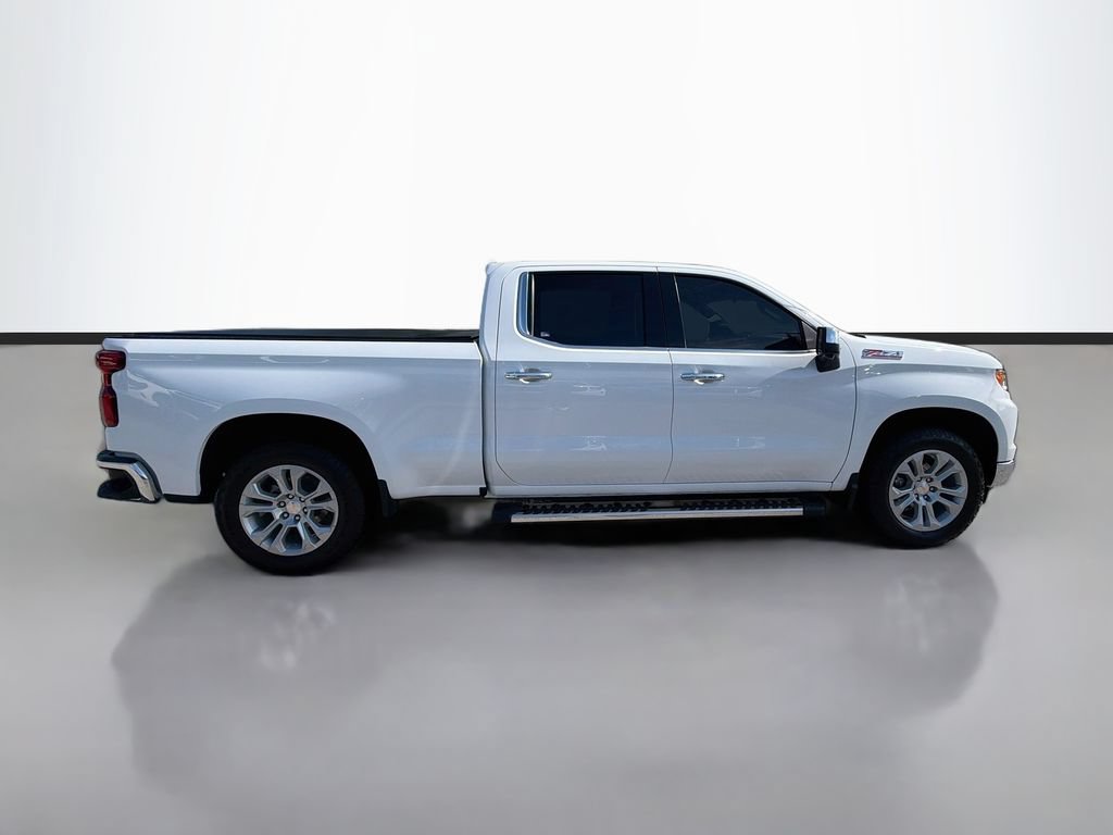 Used 2025 Chevrolet Silverado 1500 LTZ AWD/4WD image 4