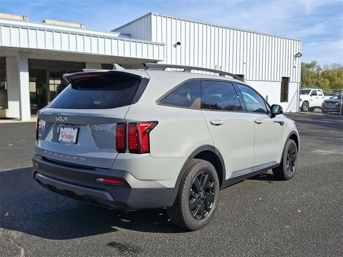 Used 2022 Kia Sorento S image 6
