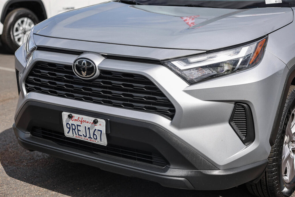 Certified 2025 Toyota RAV4 XLE FWD image 4