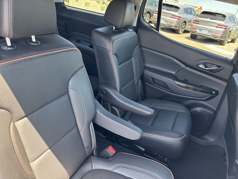 Used 2023 GMC Acadia AT4 AWD/4WD image 18