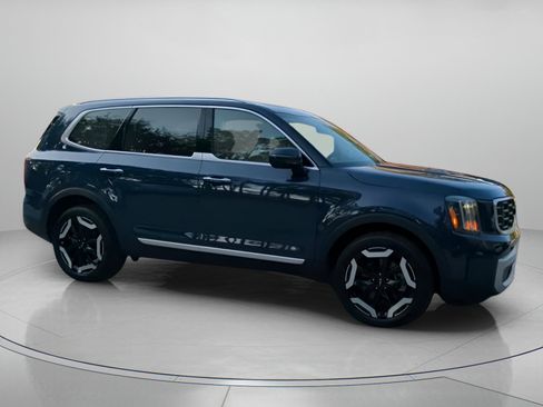 Used 2024 Kia Telluride S w/ S Sunroof Package FWD image 35