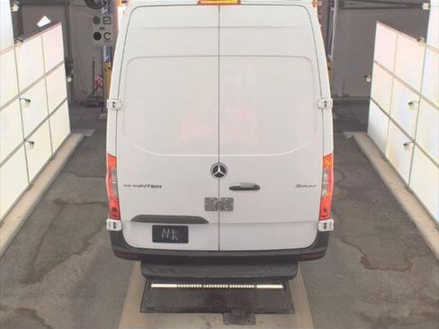 Used 2022 Mercedes-Benz Sprinter 2500 image 8