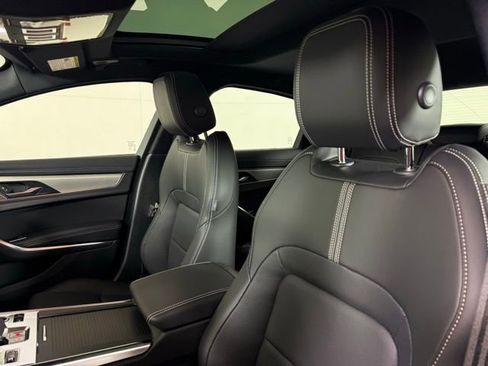 Used 2024 Jaguar XF R-Dynamic SE image 11