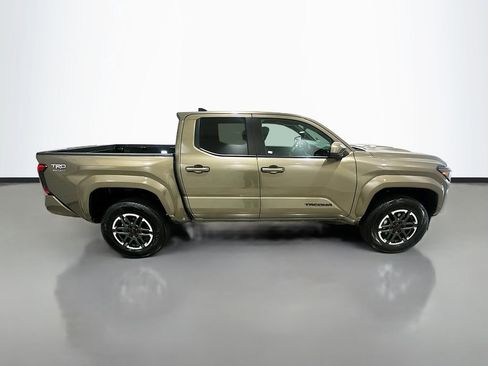 Used 2026 Toyota Tacoma TRD Sport AWD/4WD image 8