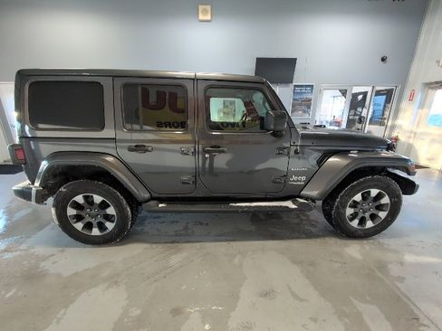 Used 2021 Jeep Wrangler Unlimited Sahara w/ Uconnect 4C Nav & Sound Group image 6