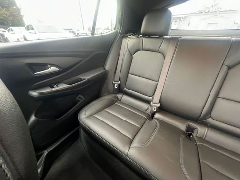 Used 2025 Buick Envista Sport Touring image 39