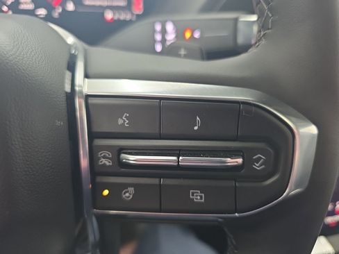 Used 2026 GMC Yukon Denali w/ Sun & Power Step Package image 45