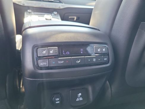 Used 2022 Hyundai Palisade Limited FWD image 11