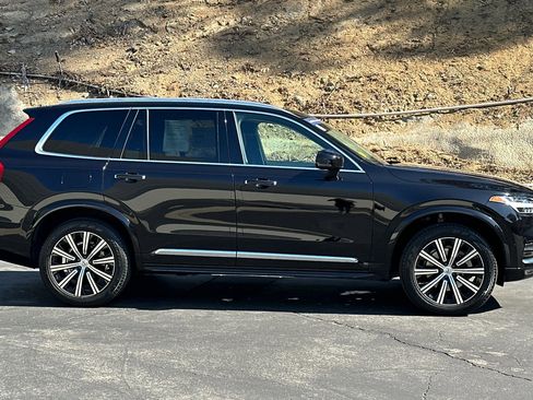 Certified 2022 Volvo XC90 T6 Inscription image 3