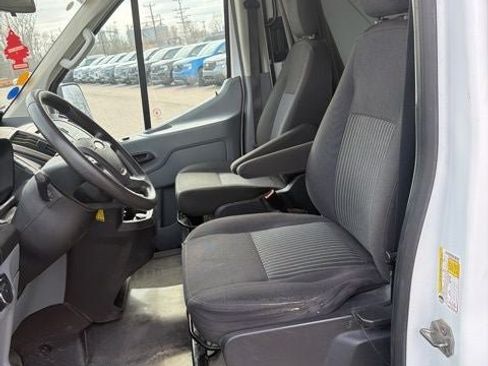 Used 2019 Ford Transit 250 148 High Roof RWD image 7