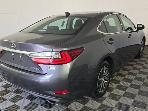 Used 2017 Lexus ES 350 w/ Navigation System Package FWD image 3