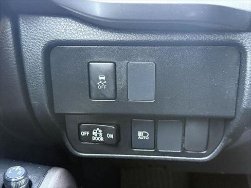 Certified 2021 Toyota Tacoma SR5 RWD image 25
