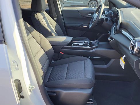 New 2026 Chevrolet Equinox LT w/ Safety and Technology Package FWD image 10