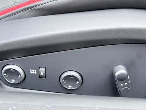 Used 2012 Ferrari FF image 38