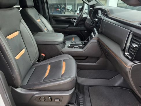 Used 2024 GMC Sierra 2500 AT4 w/ AT4 Premium Plus Package AWD/4WD image 29
