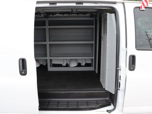 Used 2021 Chevrolet Express 2500 w/ Driver Convenience Package image 4