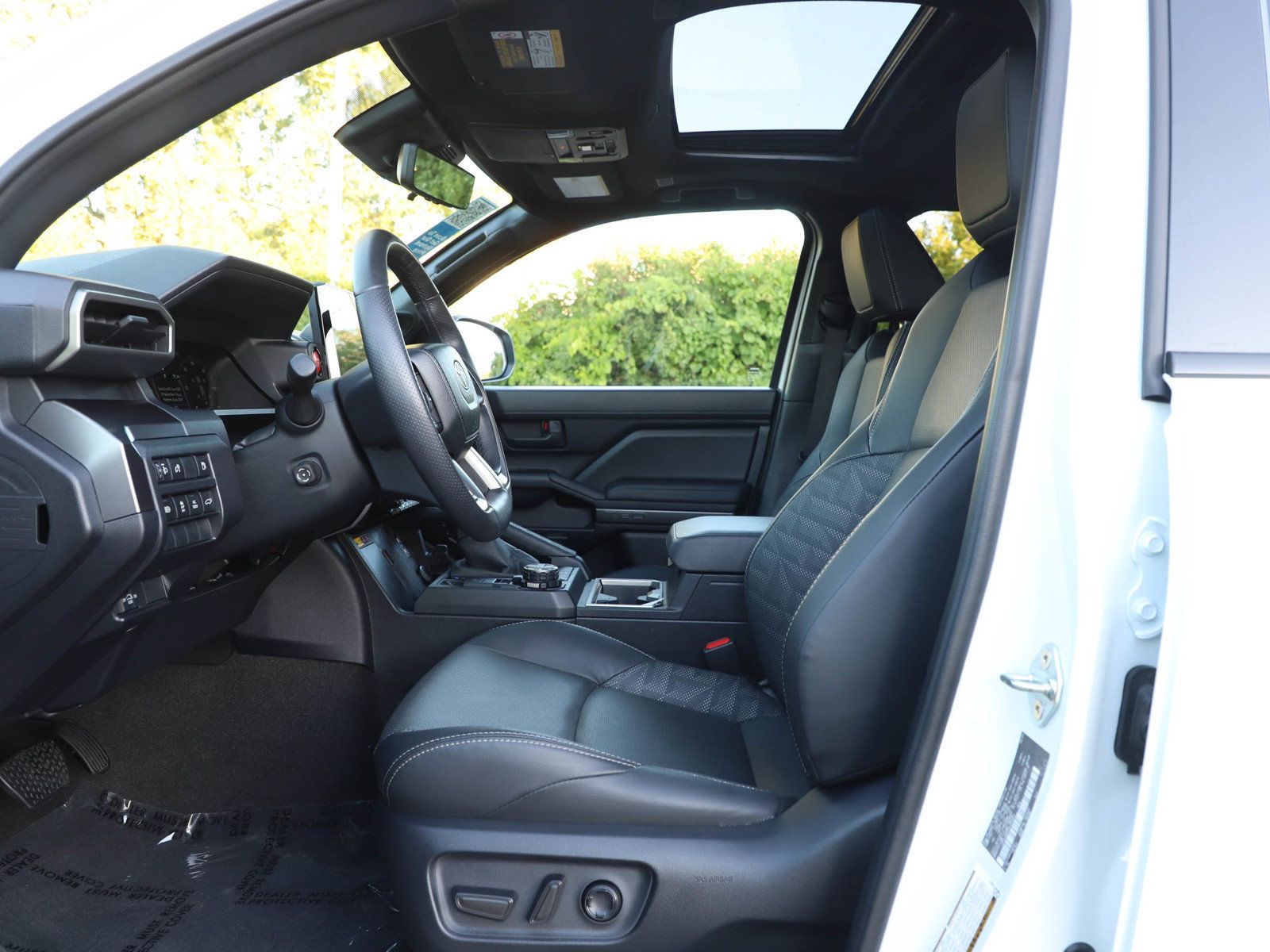 Used 2025 Toyota 4Runner TRD Off-Road Premium w/ Tow Technology Package AWD/4WD image 24