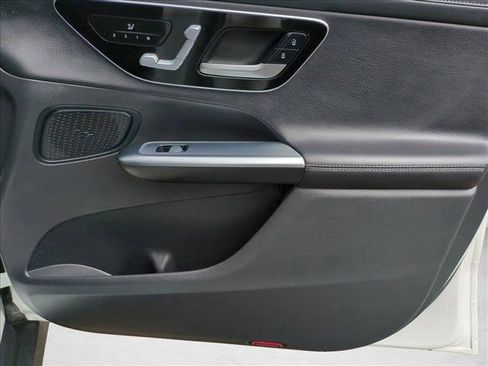 Used 2023 Mercedes-Benz GLC 300 4MATIC image 28