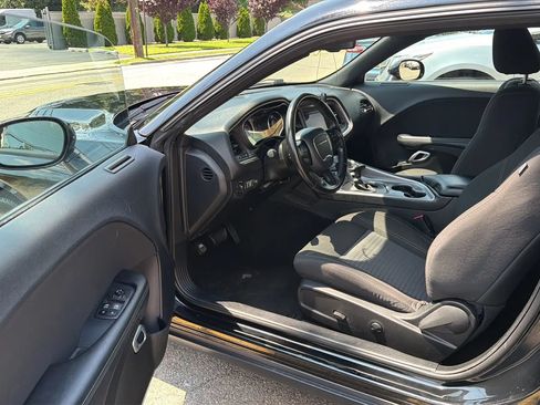 Used 2022 Dodge Challenger SXT RWD image 22