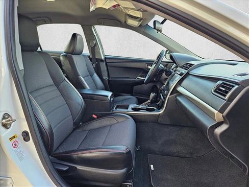 Used 2017 Toyota Camry SE image 20