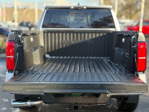 Used 2025 Toyota Tacoma Limited image 11