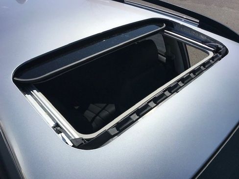 Certified 2023 Subaru Crosstrek 2.5i Limited w/ Moonroof Package image 9