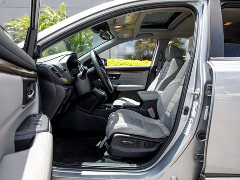 Used 2017 Honda CR-V Touring image 24