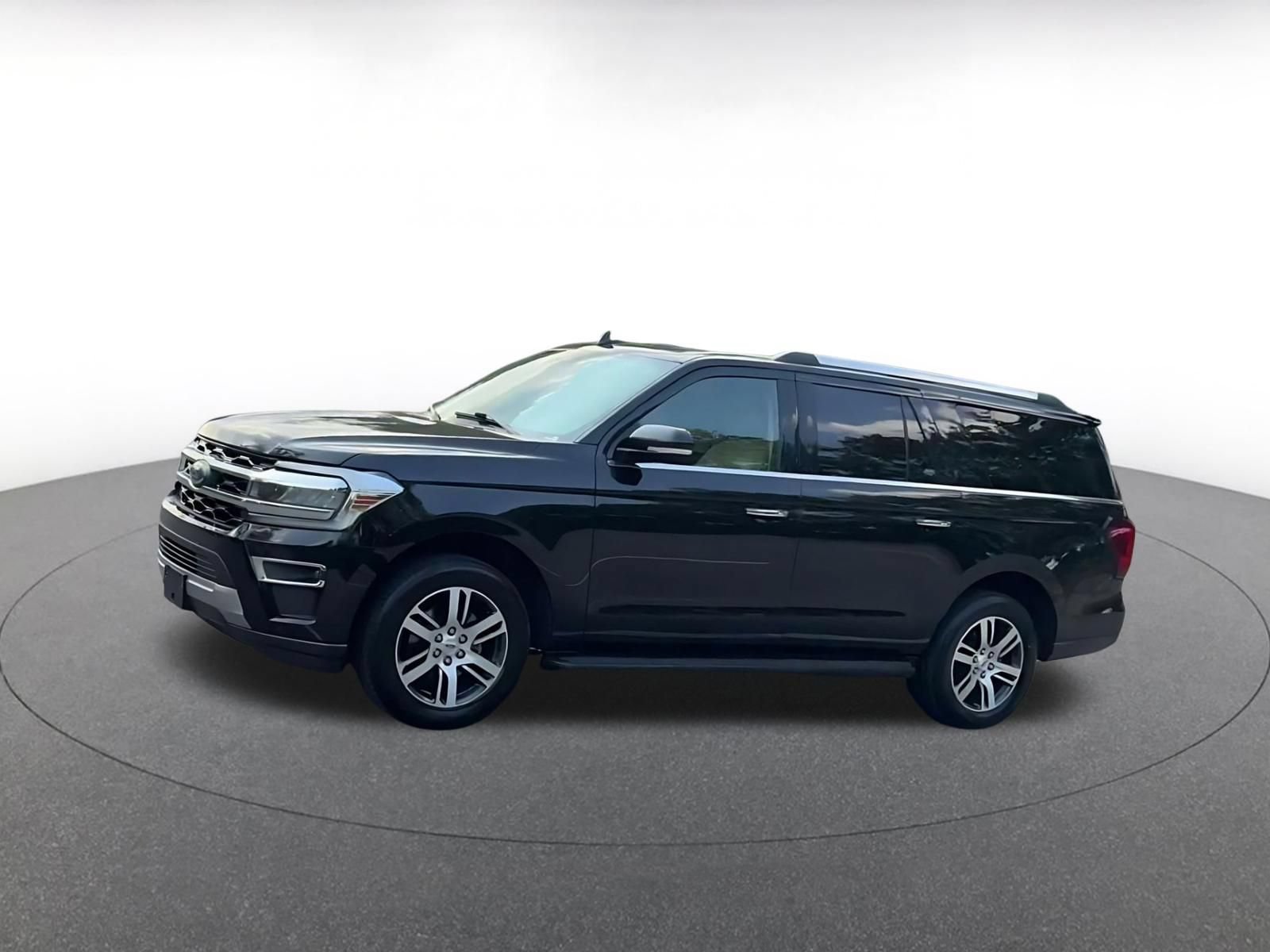 Used 2024 Ford Expedition Max Limited AWD/4WD image 7