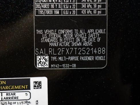 Used 2026 Land Rover Discovery Dynamic SE image 23