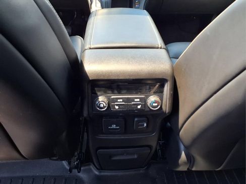 Certified 2019 GMC Acadia Denali w/ Technology Package AWD/4WD image 19