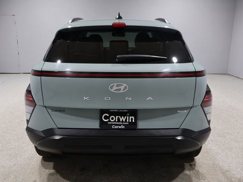 Used 2025 Hyundai Kona SEL image 3