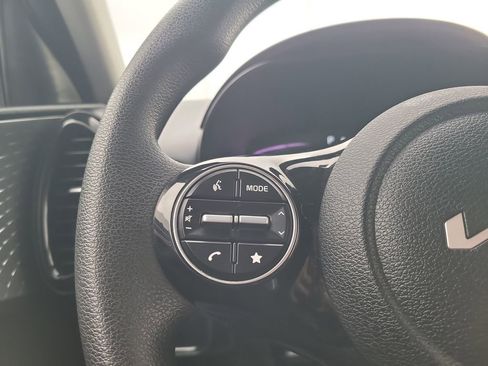 Used 2025 Kia Soul LX w/ LX Technology Package image 14
